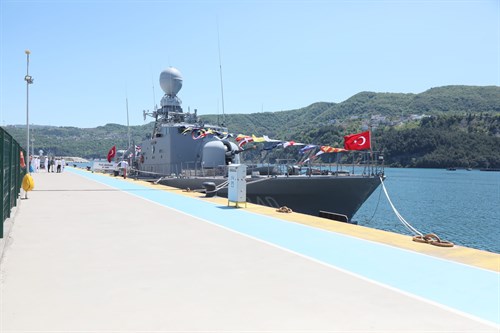 Türk Savaş Gemisi TCG DOĞAN Amasra'da