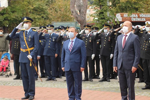 29 Ekim Cumhuriyet Bayramı Kutlamaları Kapsamında Atatürk Anıtına Çelenk Sunma Töreni Gerçekleştirildi.